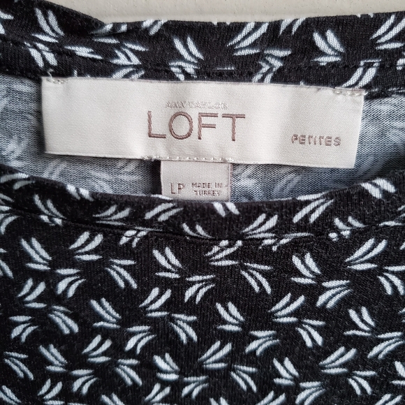 LOFT Black & White Monochrome Graphic Patterned Boxy Business Casual Blouse Top - Picture 10 of 16